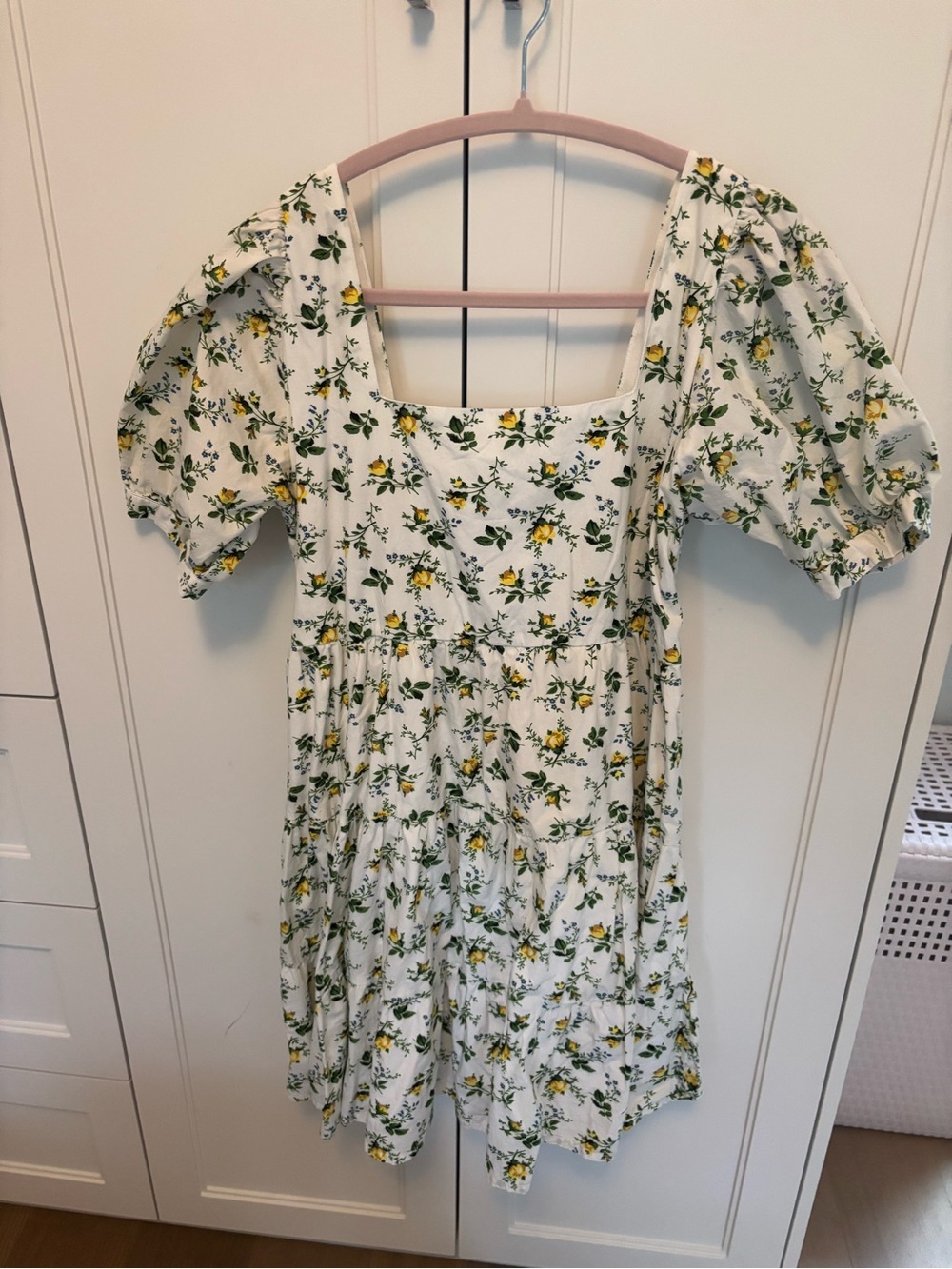 White Floral Puff Sleeve Sundress with Yellow Roses